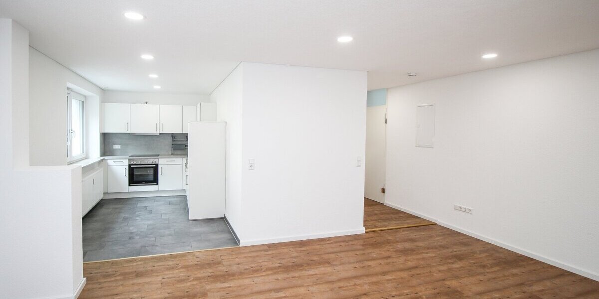 Modernisierte 2-Zimmer-Wohnung mit Einbauküche in Oberndorf a. N. - Etagenwohnung Oberndorf | Angebot:27261626